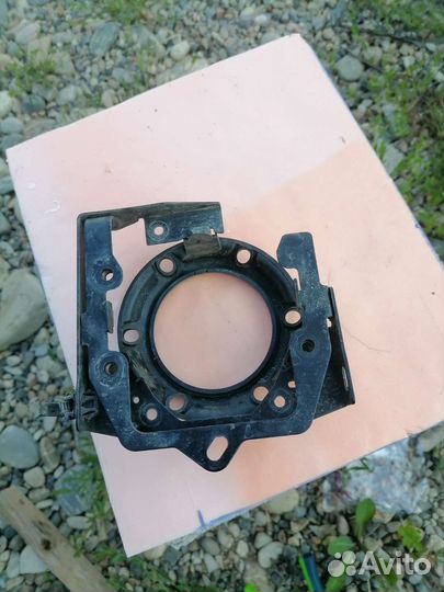 Рамка и Кронштейн фары противотуманной левый