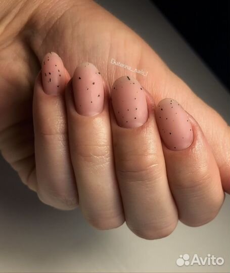 Маникюр, педикюр, бровки