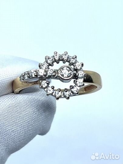 Золотое кольцо с камнем 17р