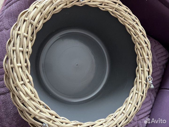 Подвесное кашпо из искусственного ротанга