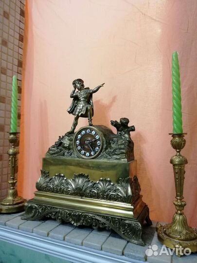 Часы каминные с подсвечниками