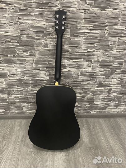 Акустическая гитара