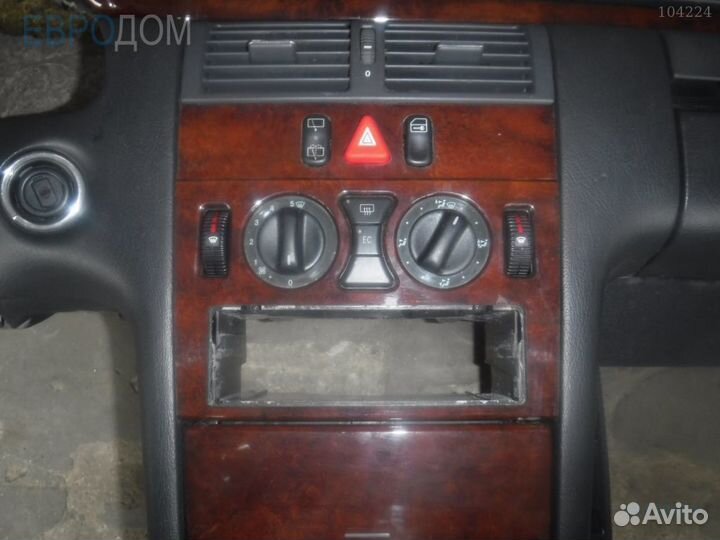 Воздуховод салона правый mercedes W210 s1116470