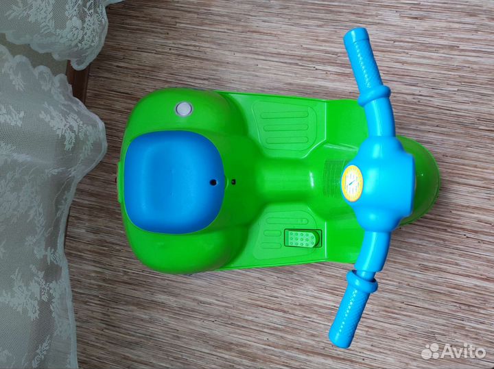 Детский мотороллер