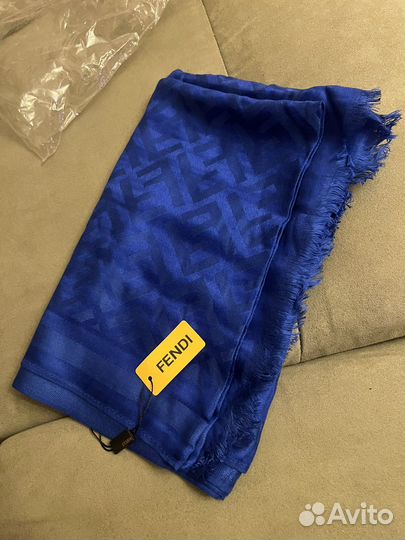Шарф fendi