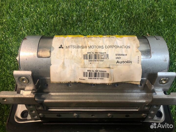 Подушка безопасности (Airbag) Mitsubishi Carisma