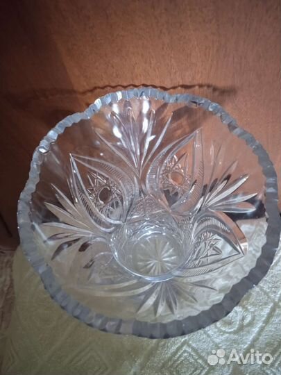 Большие хрустальные вазы