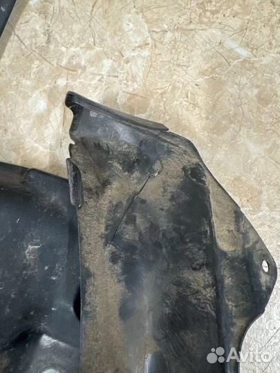 Подкрылок задний Toyota Altezza GXE10