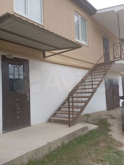 Комната 32 м² в 2-к., 1/2 эт.