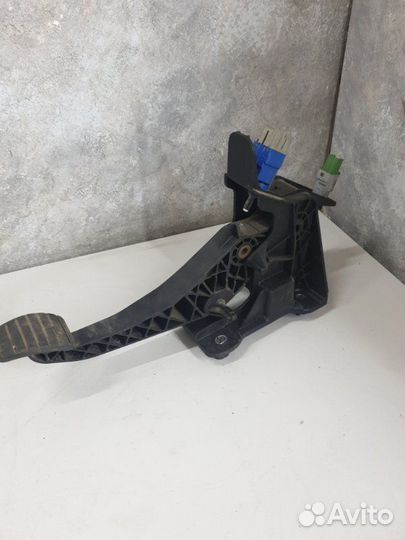 Педаль сцепления Renault Kaptur H4MD438 2019