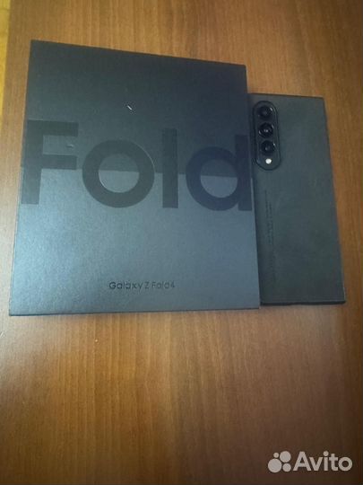 Samsung Galaxy Z Fold4, 12/256 ГБ