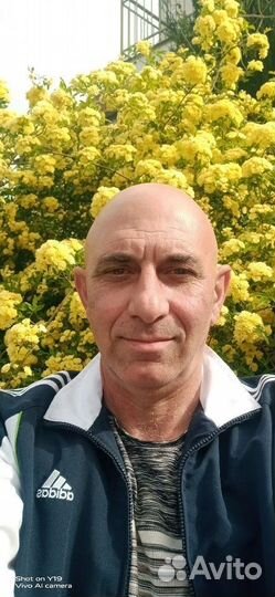 Водитель курьер на своём автомобиле