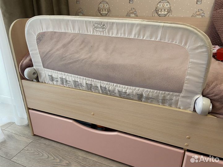 Защитный бортик для кровати