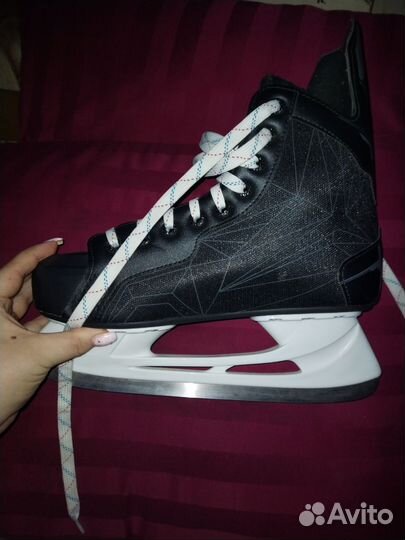 Коньки хоккейные