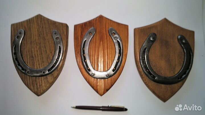 Плакетка мини с небольшой подковой на удачу