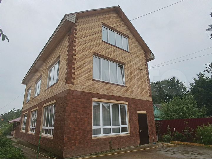 Дом 274 м² на участке 5,5 сот.