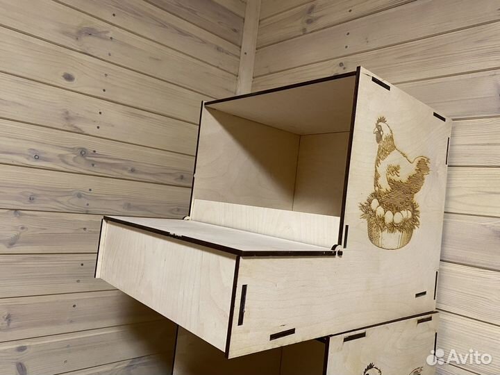 Гнездо с яйцесборником для кур несушек