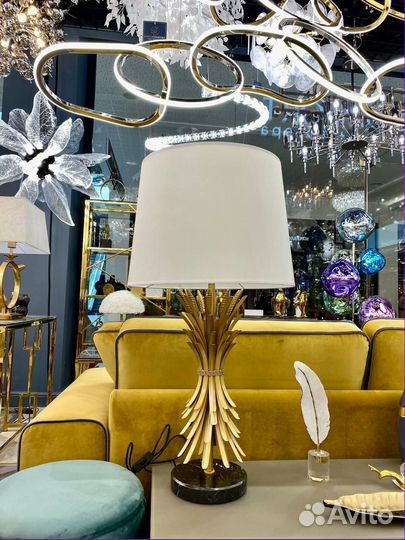 Настольная лампа цвет матового золота