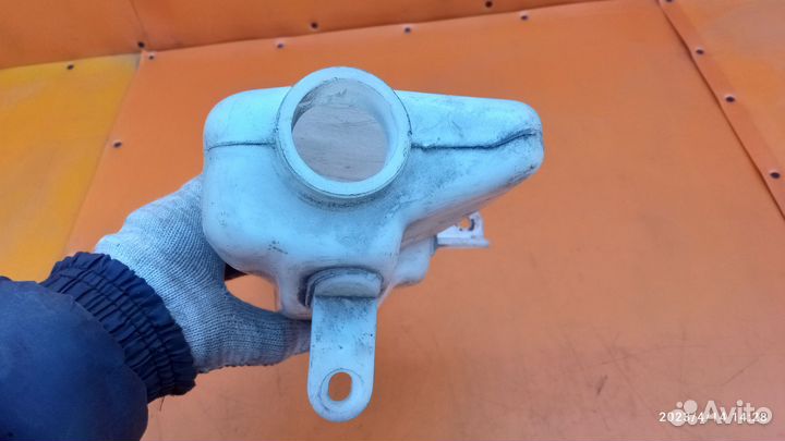 Бачок расширительный для Mitsubishi Carisma