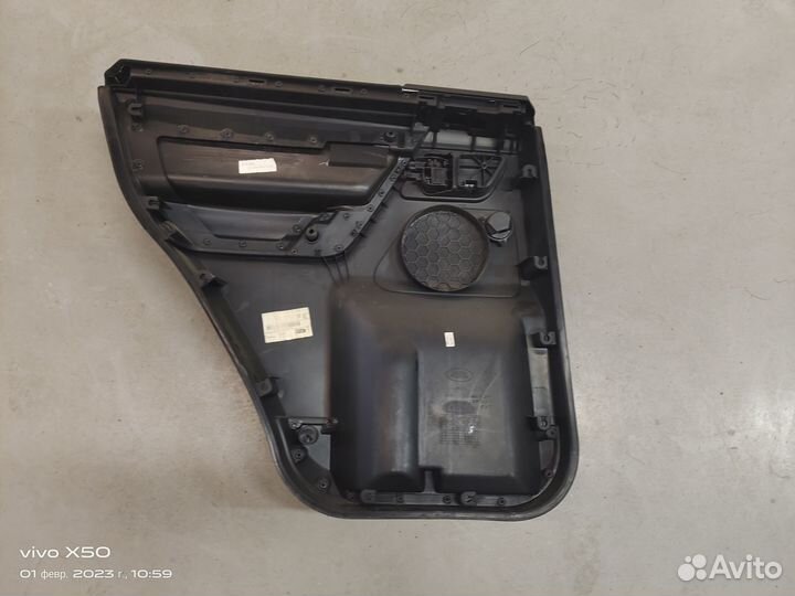 Обшивка двери задней правой