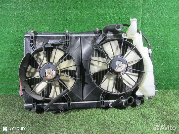 Радиатор основной на honda stream RN1 D17A