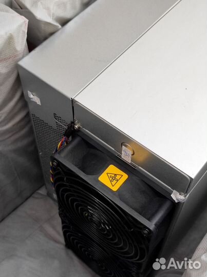 Asic майнер Bitmain Antminer S19