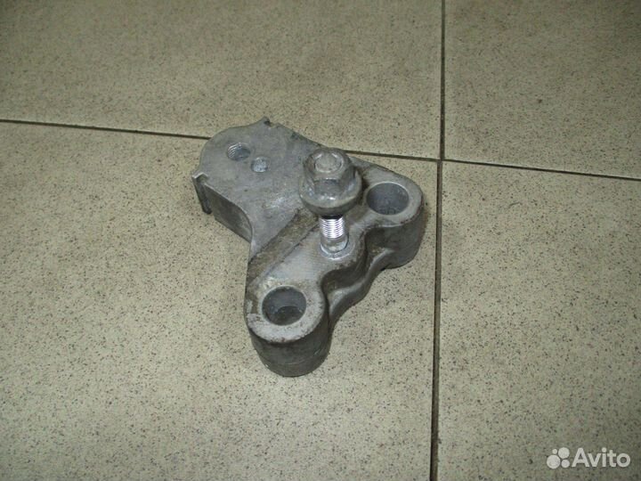 Кронштейн опоры двигателя Toyota Corolla (E150) 2