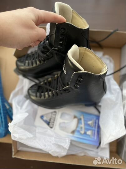 Новые фигурные коньки Jackson