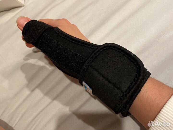 Бандаж на запястье