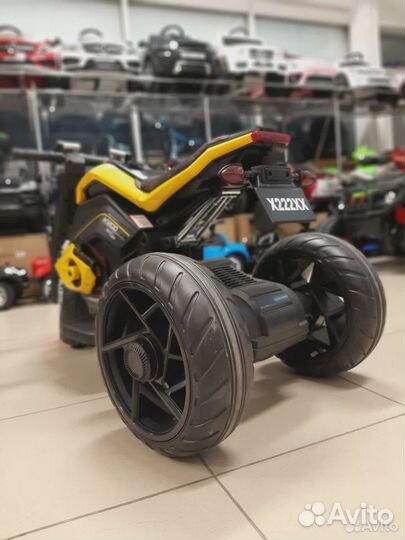 Электромотоцикл трицикл