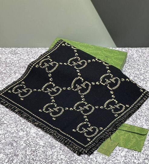 Жаккардовый вязаный шарф Gucci