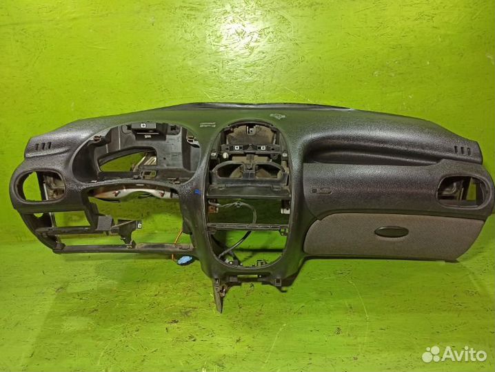 Торпедо Peugeot 206 седан 1.4 2008