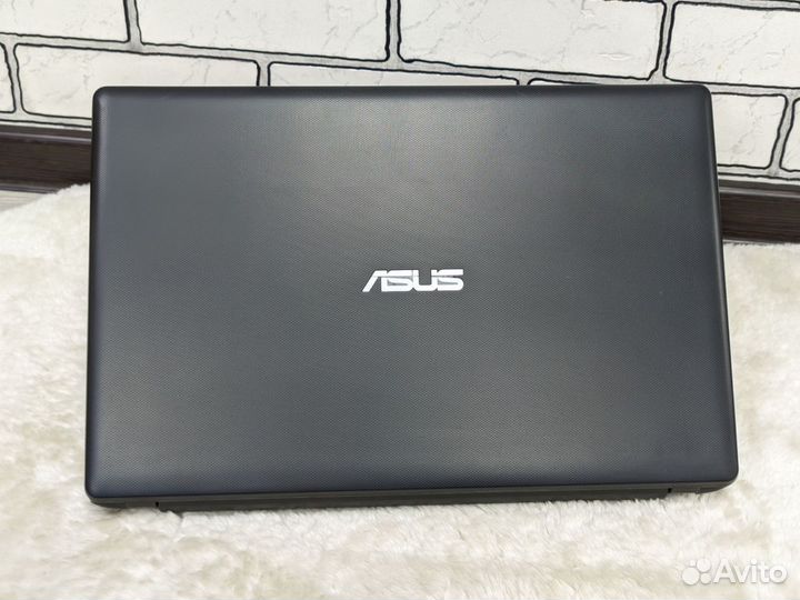 Asus / Pentium 2117U / 4GB /SSD 120GB