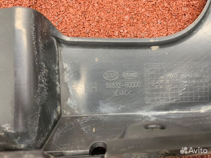 Брызговик передний правый Kia Rio 4 седан 1.4 G4LC