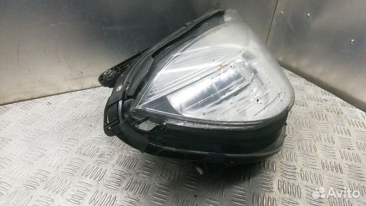 Фара правая Mercedes-Benz E-Class