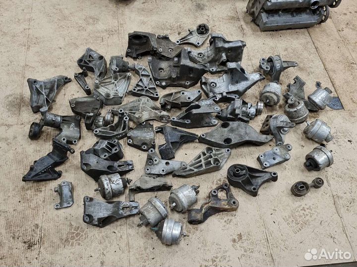 Кронштейн крепление двигателя Opel Vectra B