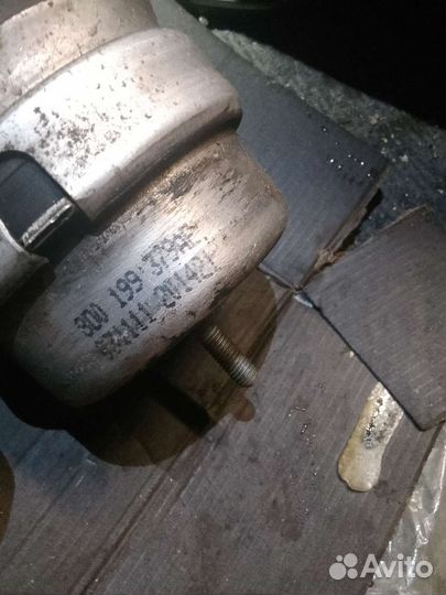 Подушка двигателя passat b5