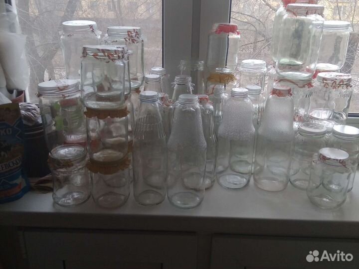 Стеклянные банки и бутылки