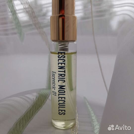 Escentric Molecules 01