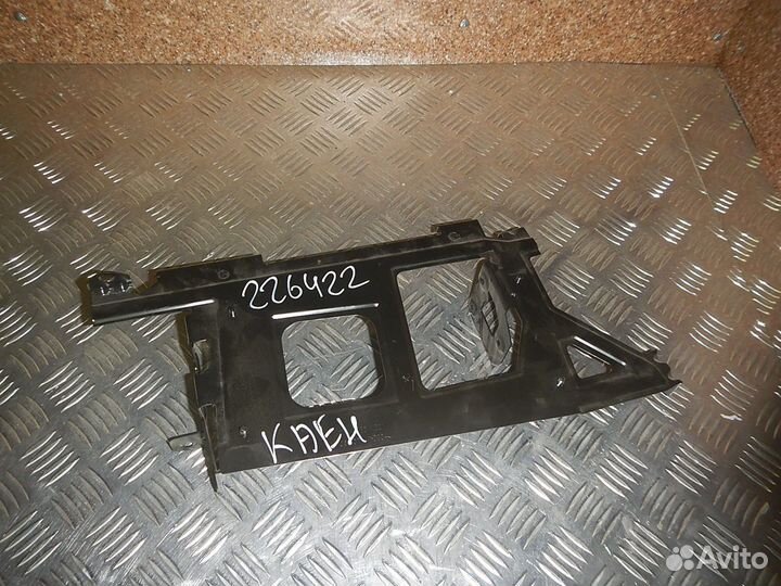 Кронштейн усилителяи CD-чейнджера, Porsche -Каен