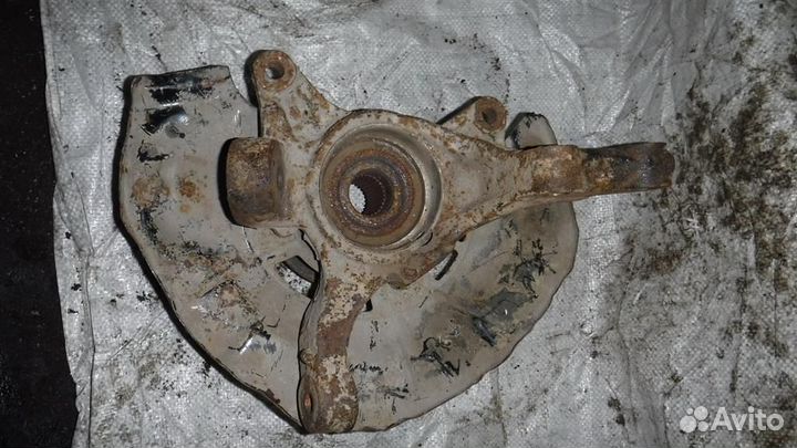 Кулак поворотный передний правый Toyota Camry XV4