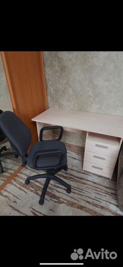 Письменный стол