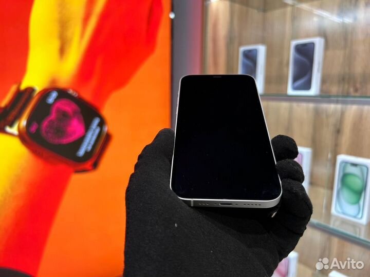 iPhone 12, 64 ГБ