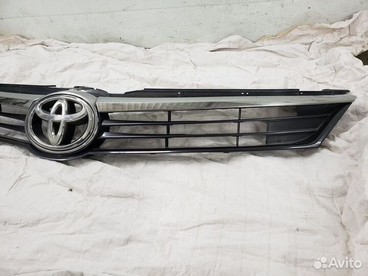 Toyota Camry V55 Решётка радиатора