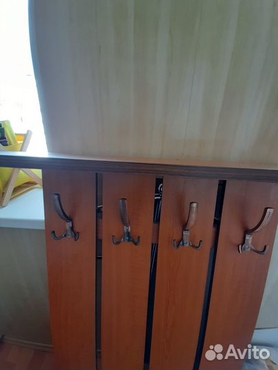 Вешалка настенная в прихожую