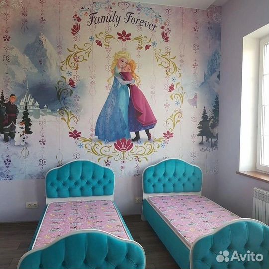 Детская кровать с мягкими спинками