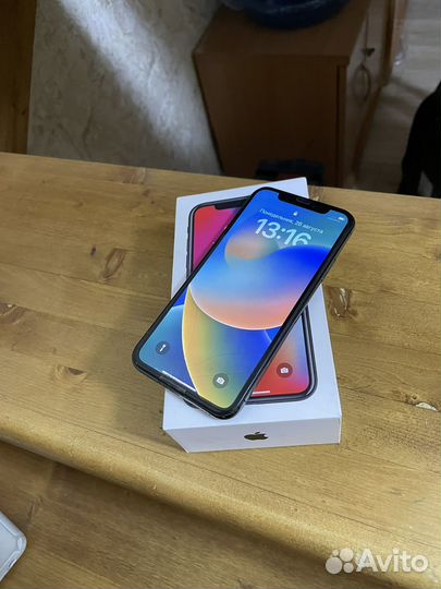 iPhone X, 64 ГБ