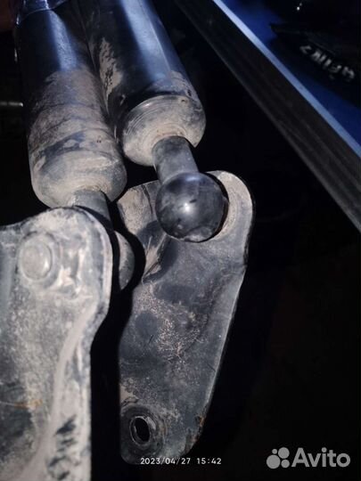 Амортизатор крышки багажника Хонда степ wagon