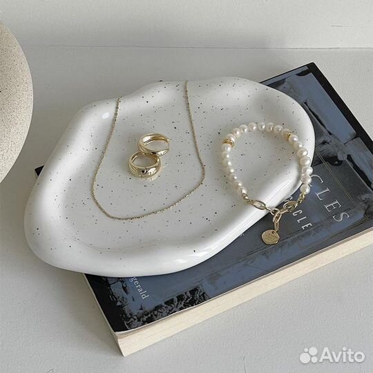 Подставка, поднос для дома