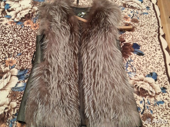 Жилетка безрукавка 46 48